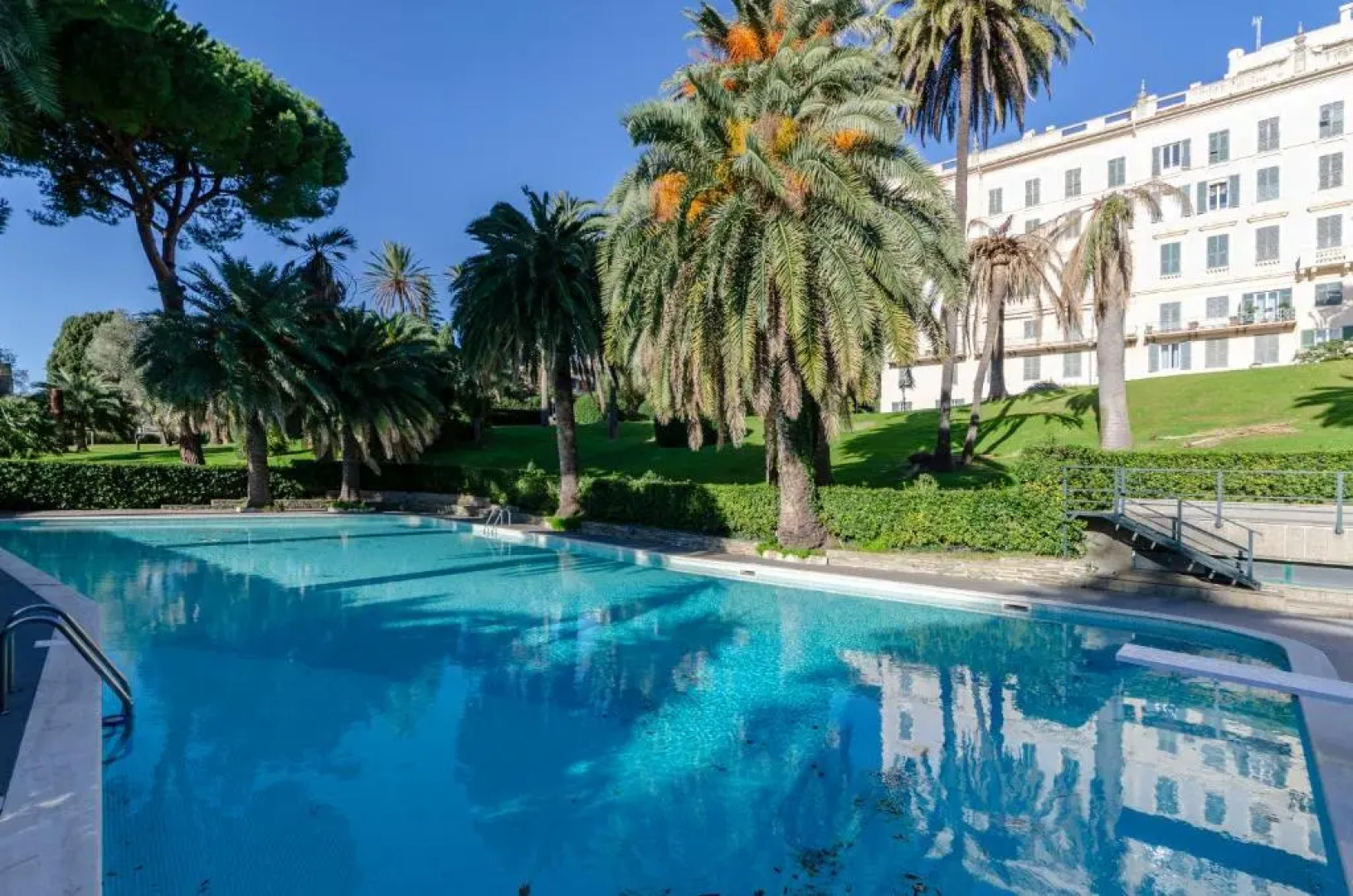 ALTIDO Apt for 4 with Exclusive Pool and Garden in Nervi