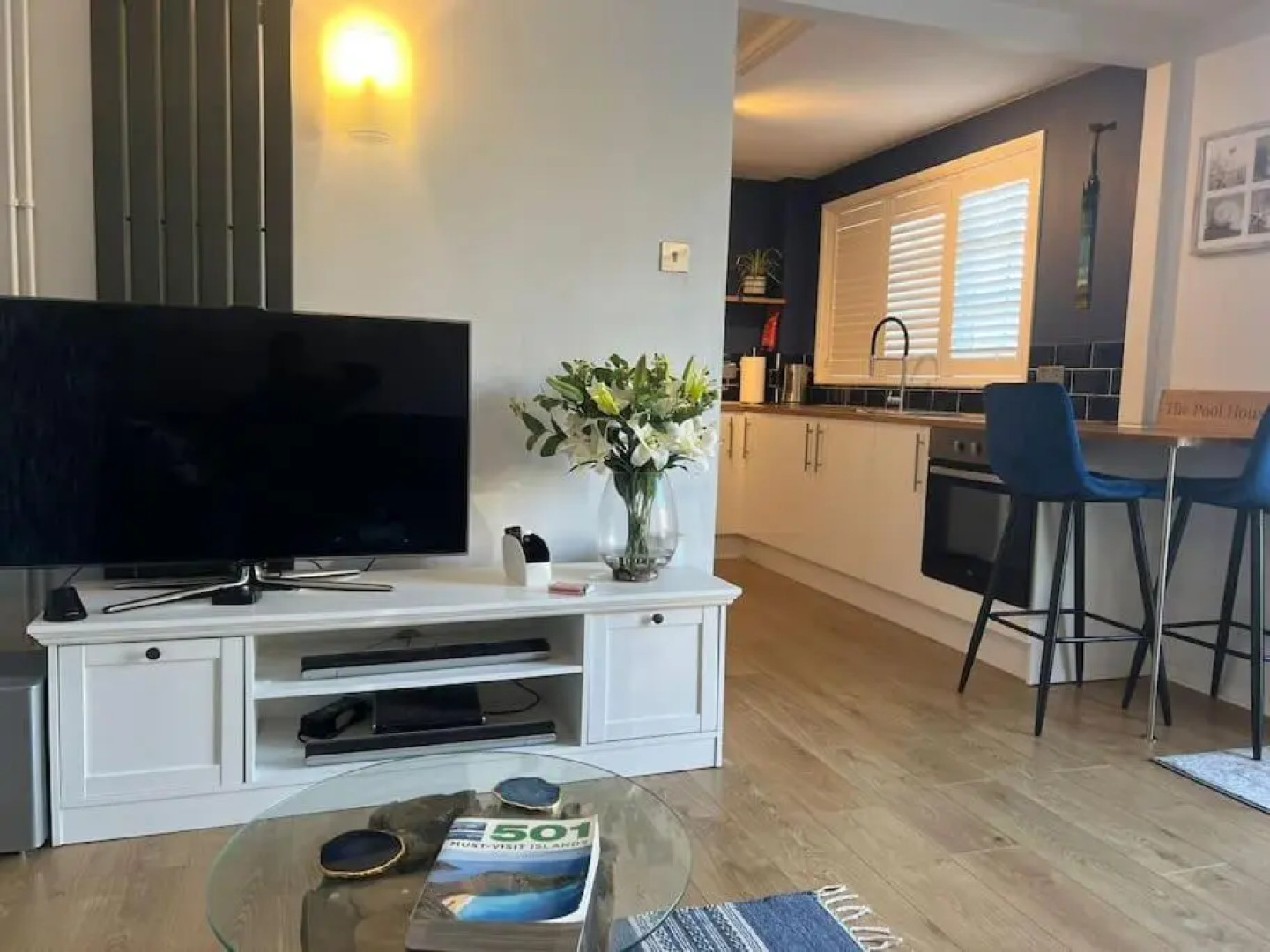 Unique One Bedroom Guest House with Free Parking