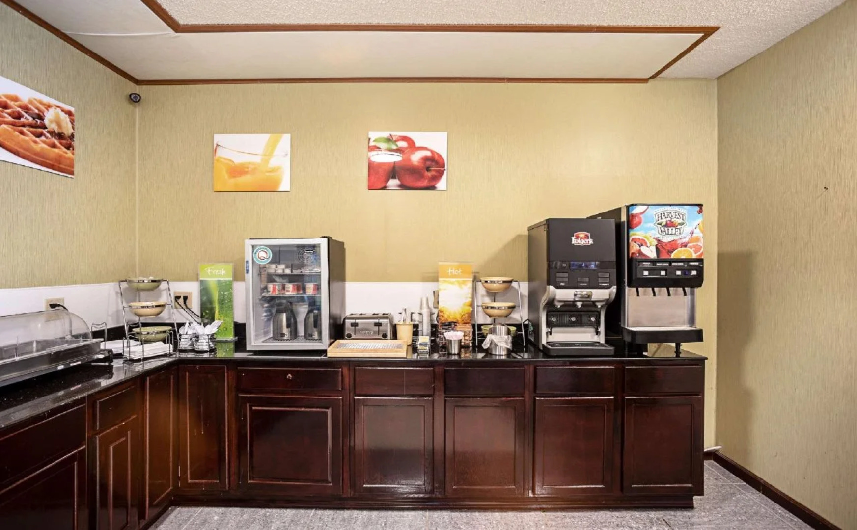 Quality Inn Galesburg near US Highway 34 and I-74