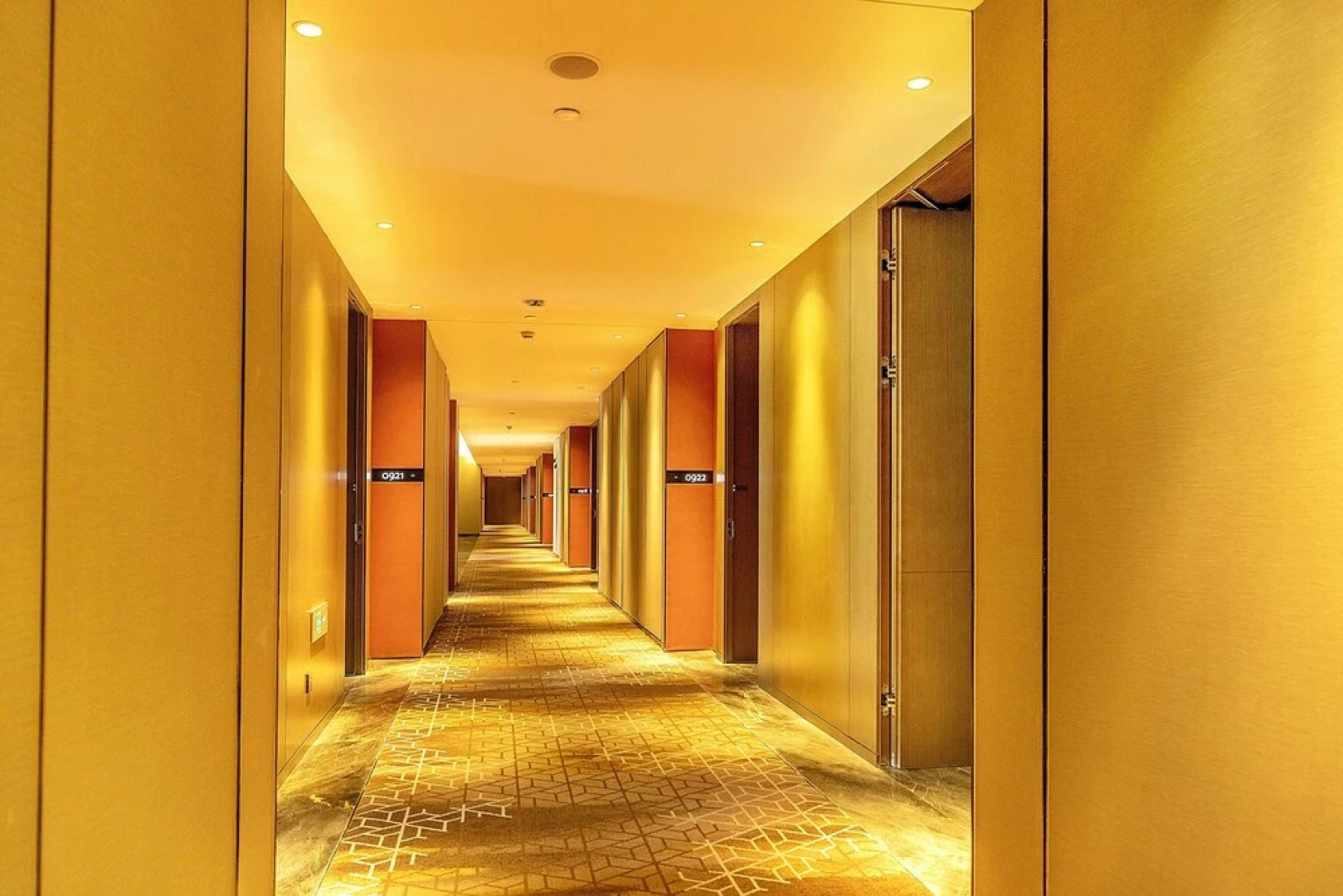 Datong Xinyu Crown Hotel