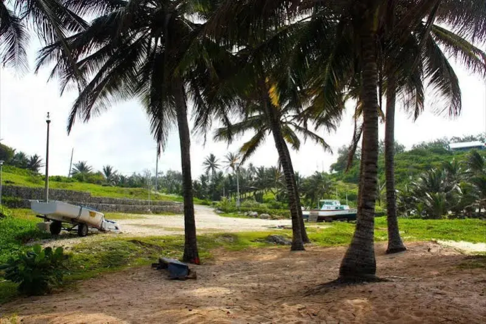 Tropical Winds Apartment Hotel