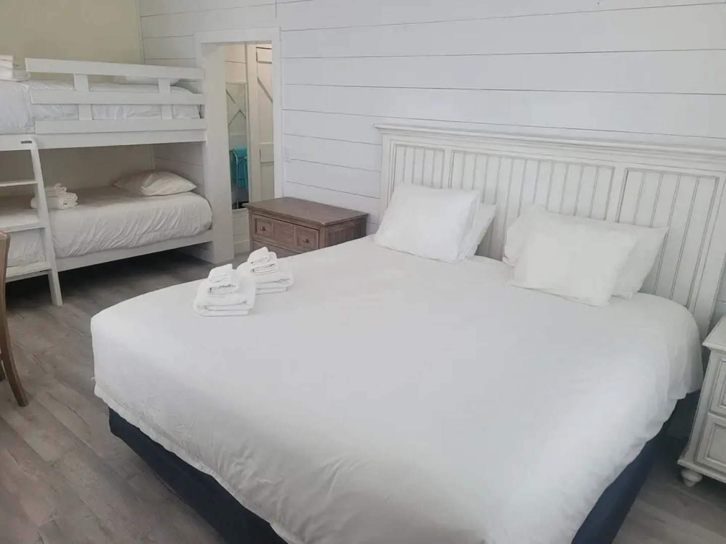 Siesta Key Beach Resort and Suites