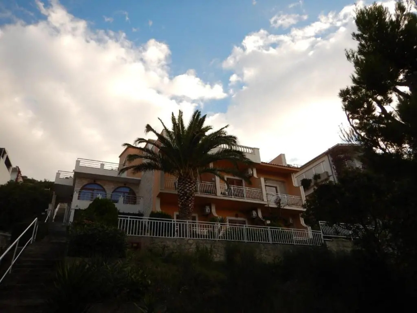 Apartments Kapetan Jure