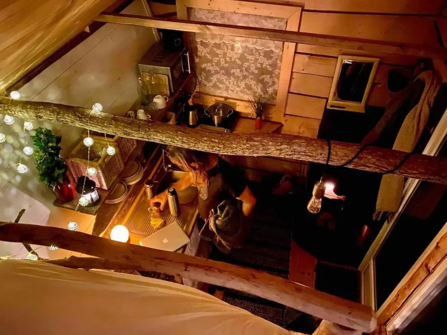 Romantic Cabin Right on the Lake With Fire Place