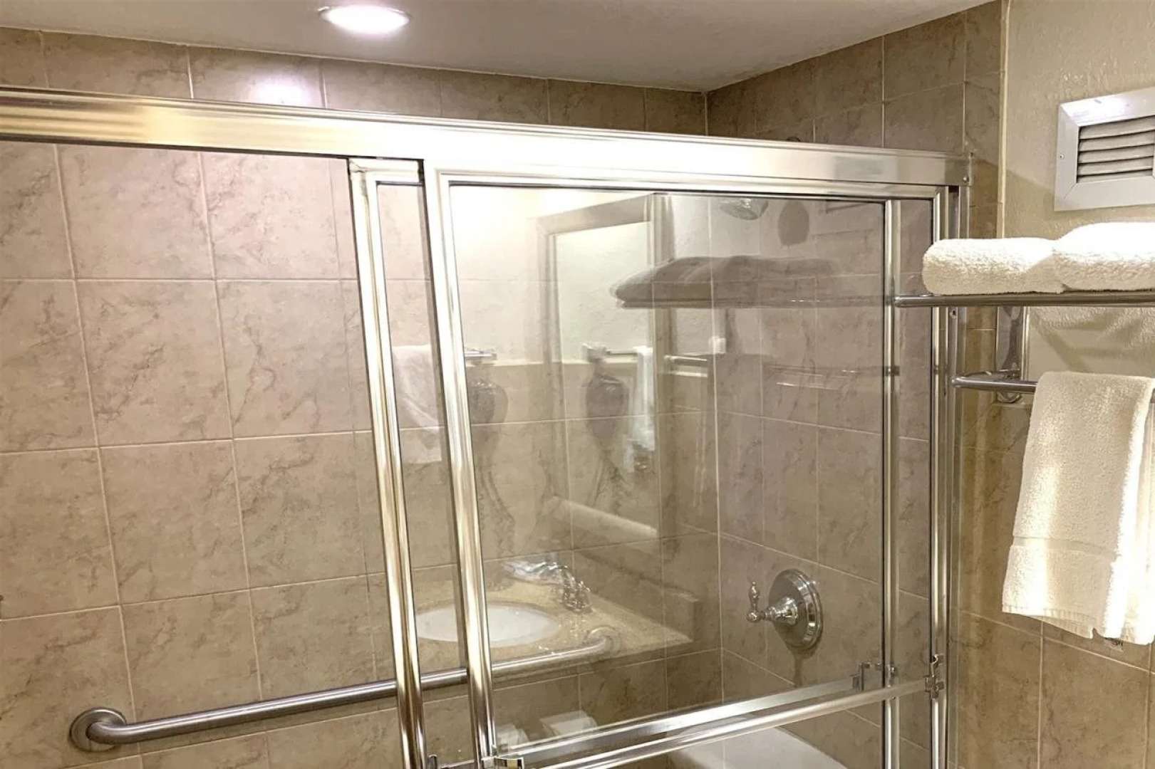 Rodeway Inn & Suites Fort Lauderdale Airport / Cruise Port