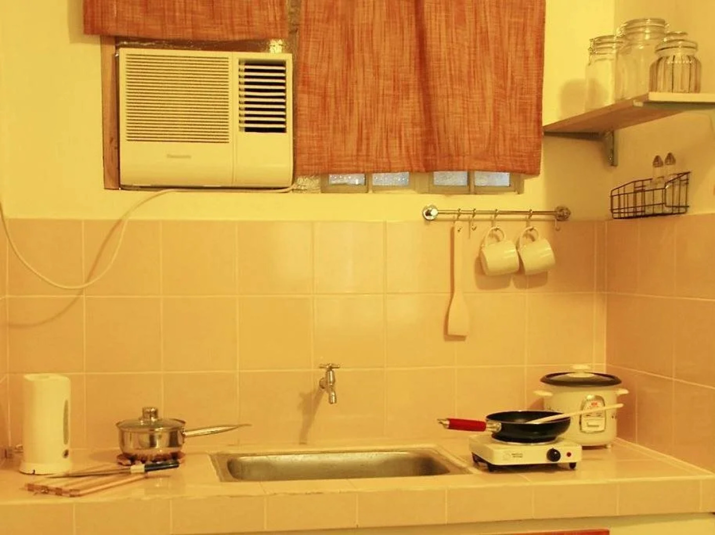 Hive Manila Guesthouses and Apartments