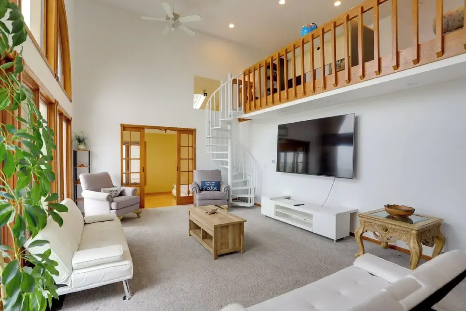 Waterfront Luna Pier Home 14 Mi to Downtown Toledo