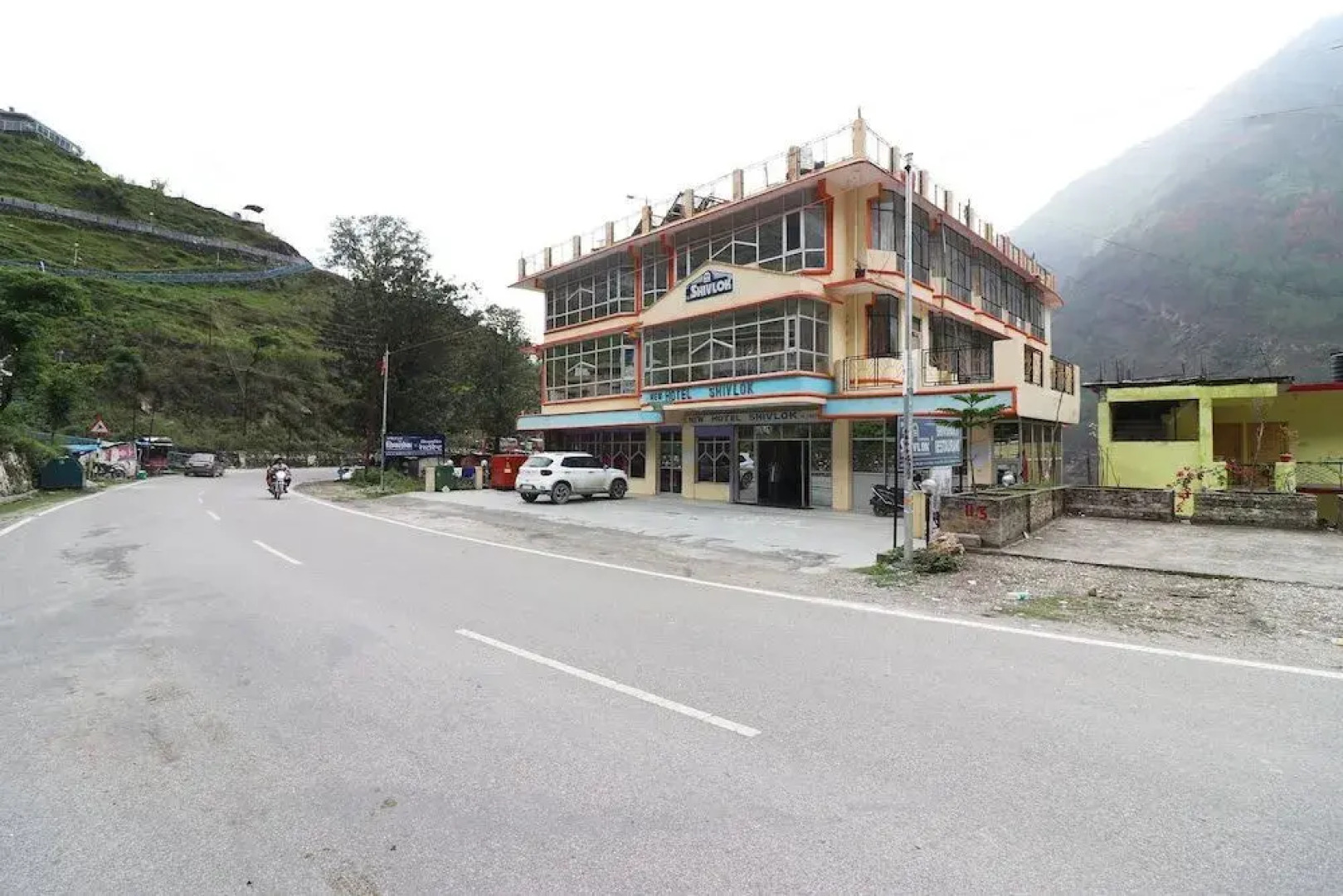 New Hotel Shivlok by OYO Rooms