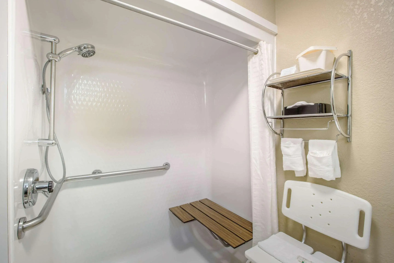 Quality Inn & Suites Lawrence - University Area