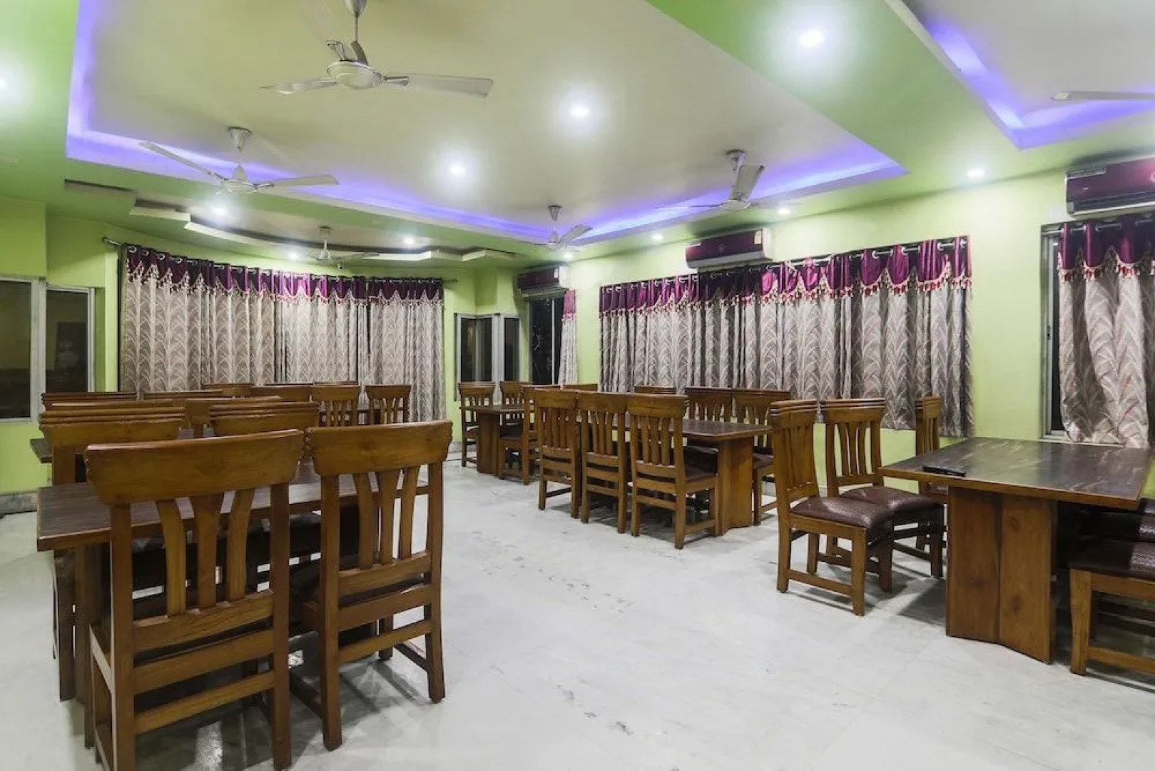 OYO 27675 Hotel Am Palace