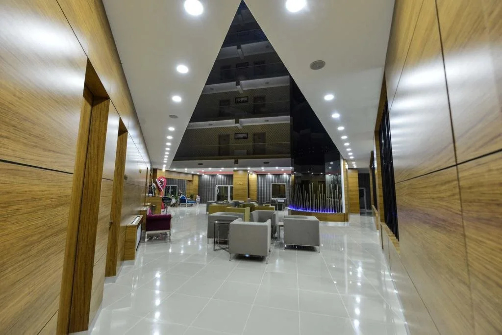 Grand Surmely Business Hotel