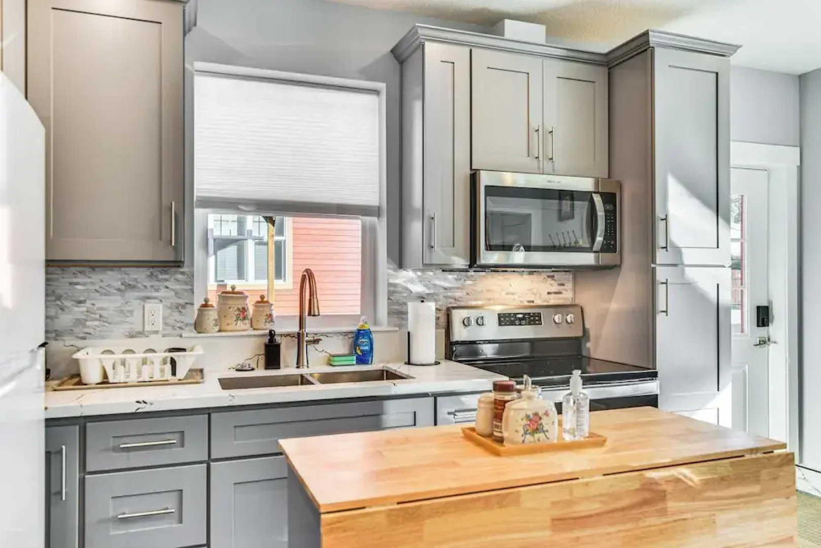 8 Mi to Dtwn Pdx: Unique Pet-friendly Home!