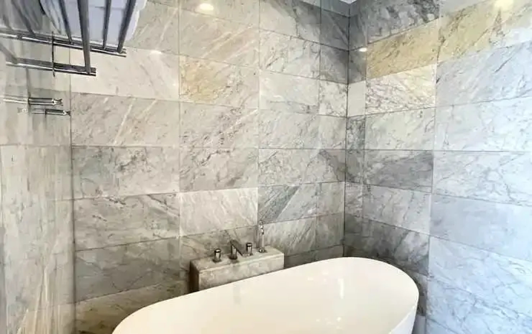 Grand Master Villa Tomohon