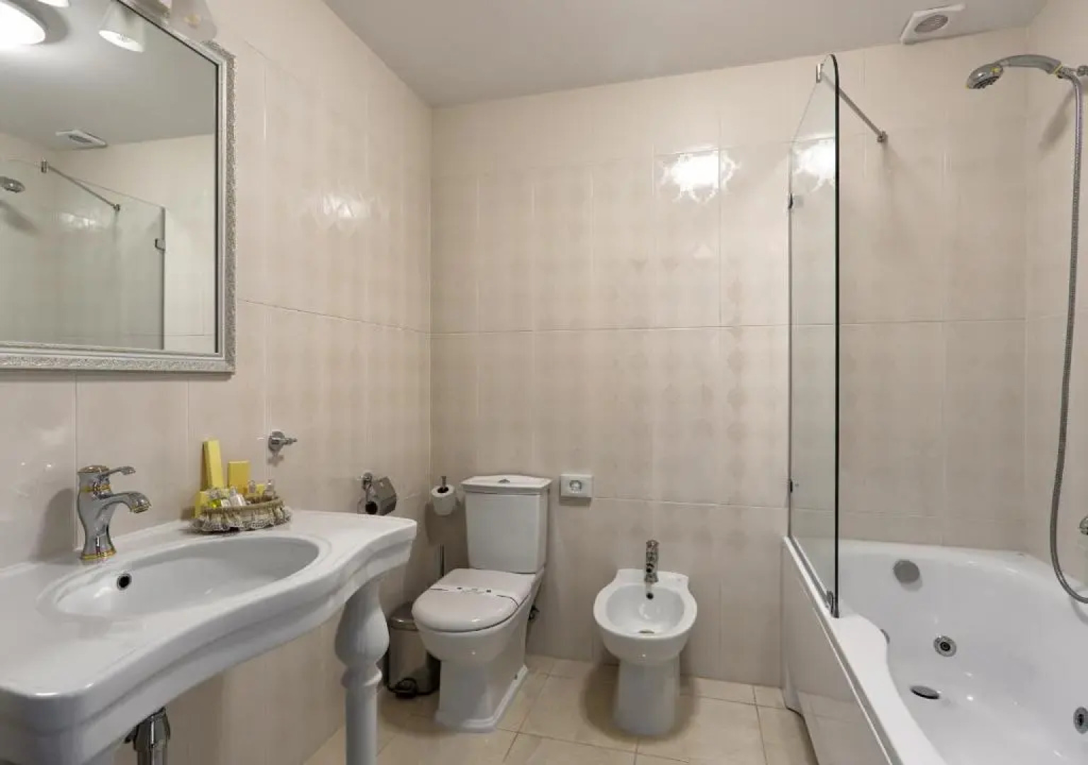 Отель Fenix Town