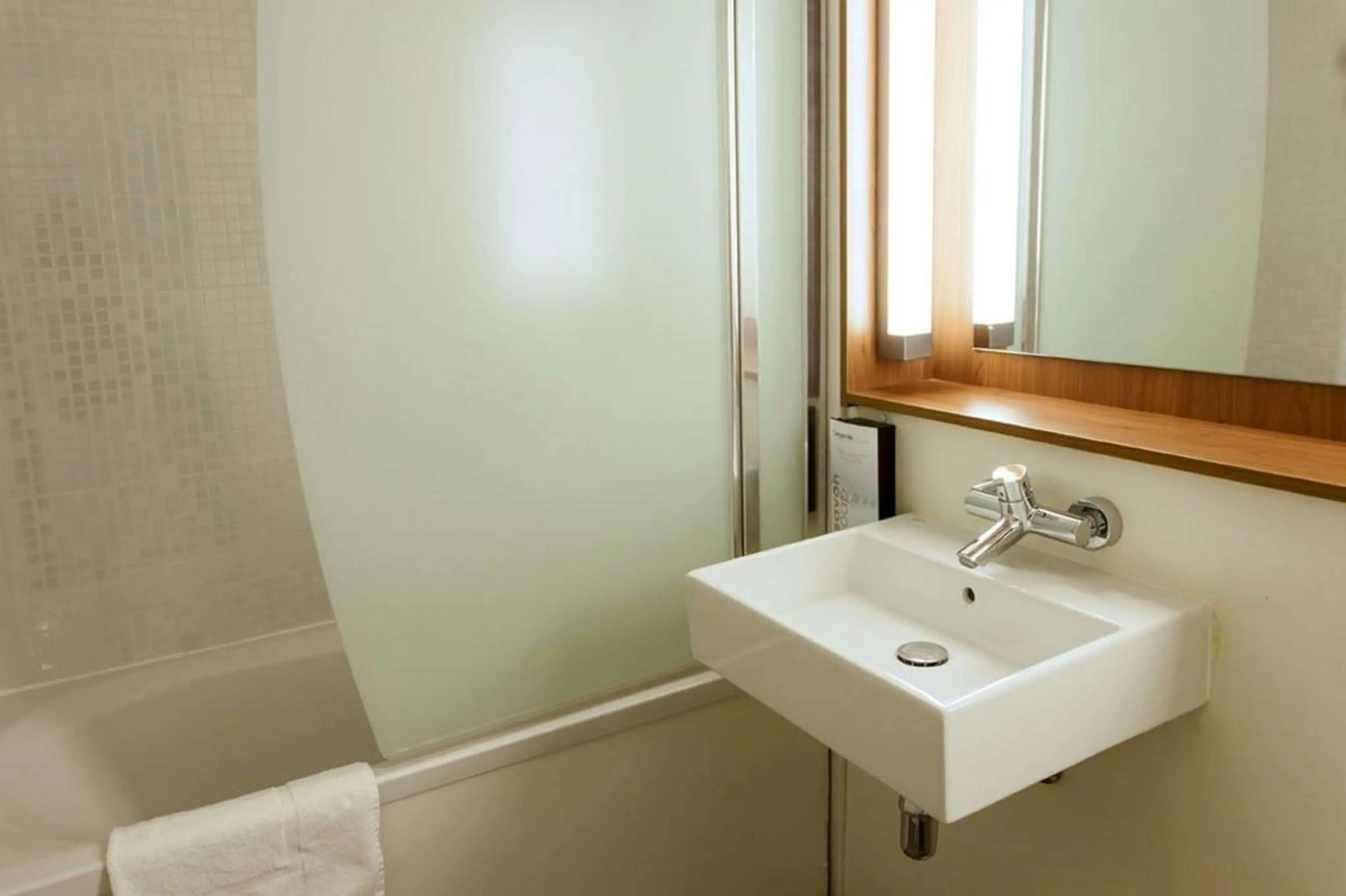 Campanile NATURE - Montpellier Sud