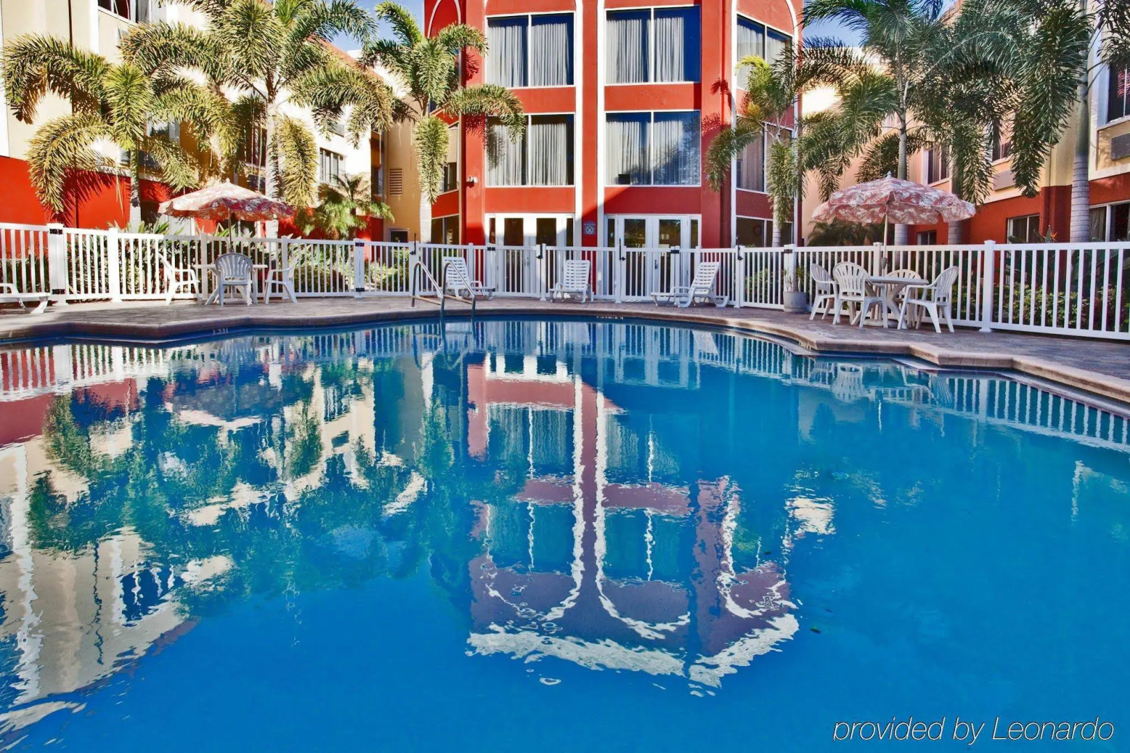 Holiday Inn Express & Suites Bradenton West by IHG