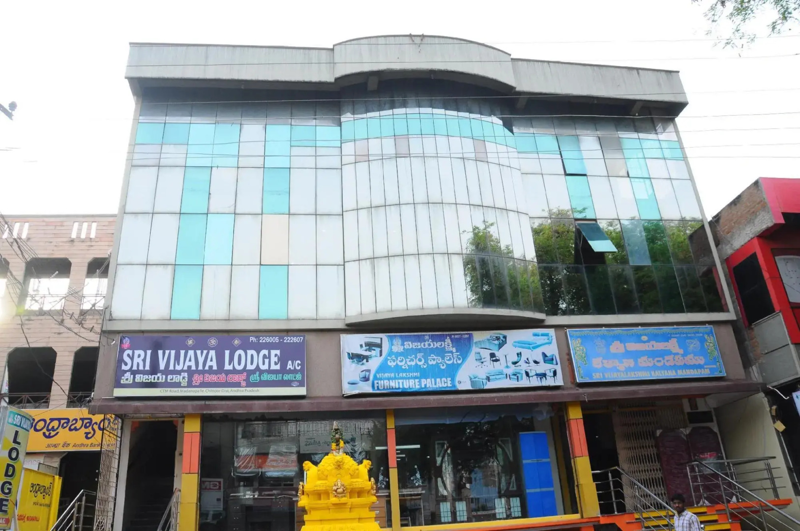 Sri Vijaya Residency A/C