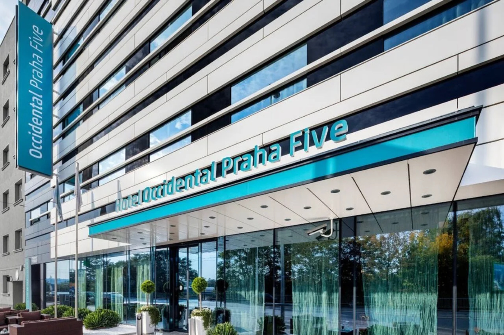 Отель Occidental Praha Five