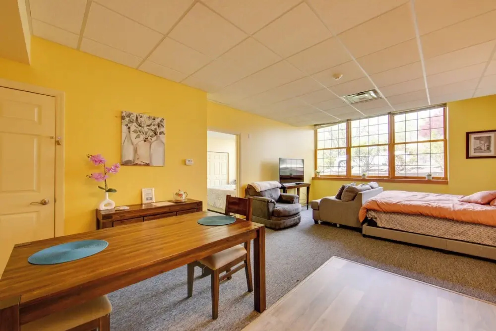 New Kensington Apt Near Parks: Pets Welcome!