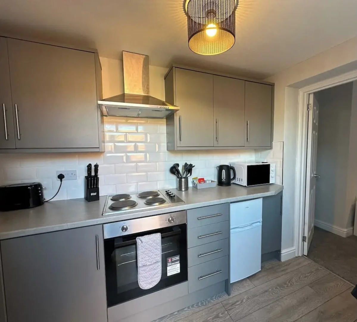 Storey Apartment - Downstairs 2bed Flat