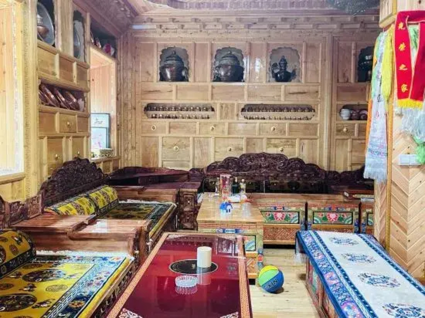 Rockland Meisu Hotel (Daocheng Yading Scenic Area Visitor Center)
