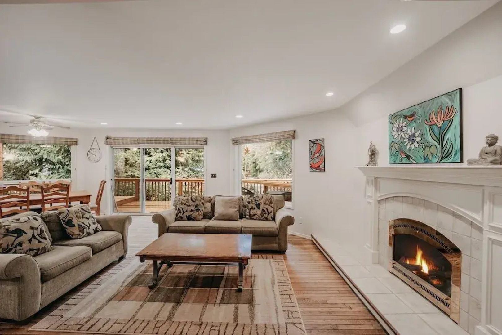 13sl - Hot Tub - Pets Ok - Wifi - Sleeps 8 2 Bedroom Home by RedAwning