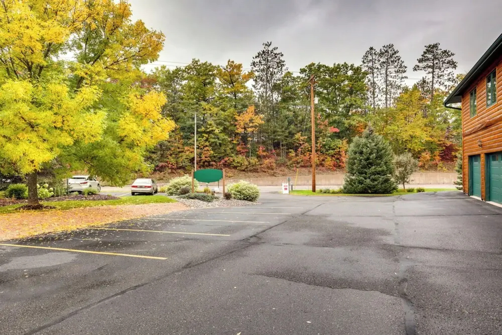 Lake Minocqua Condo w/ Shared Fire Pit!