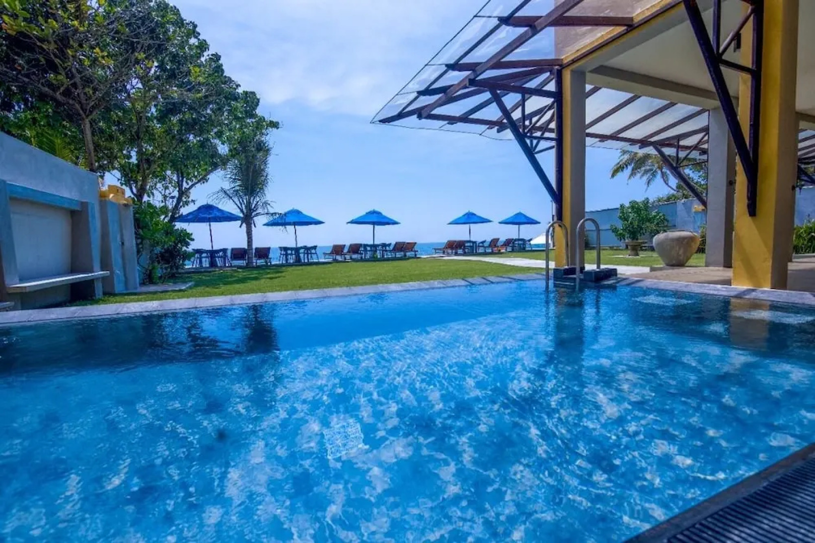 Amanda Beach Villas