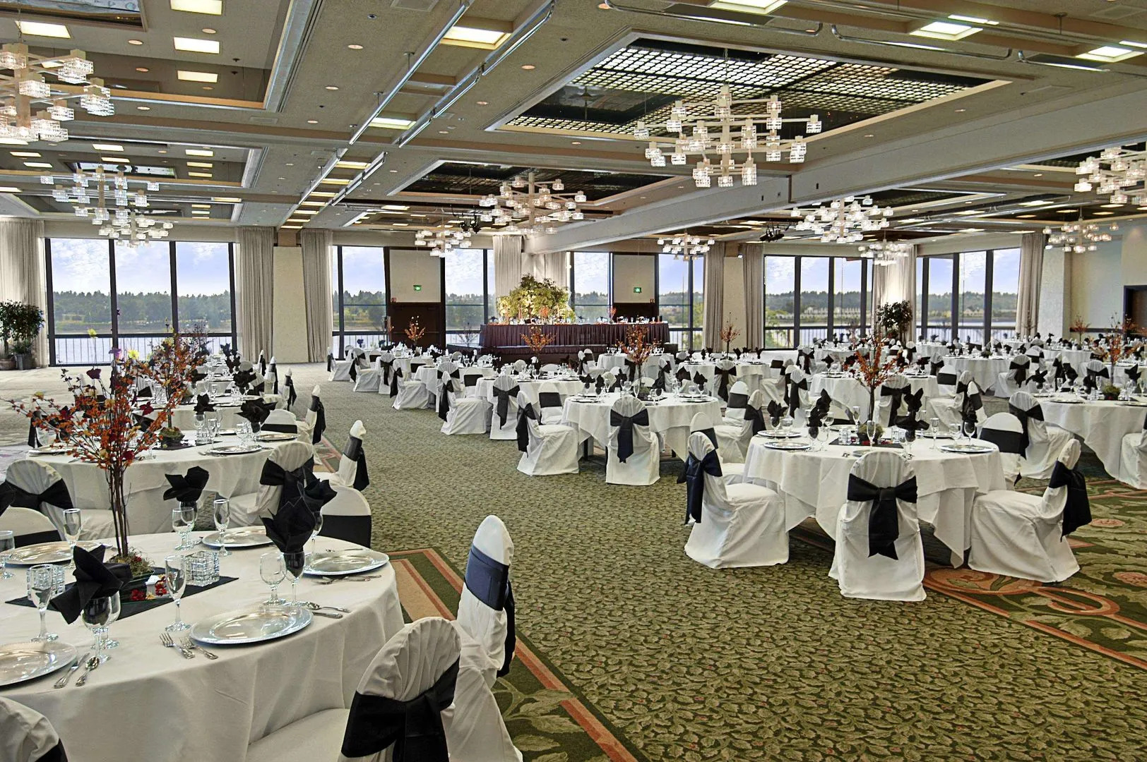 Holiday Inn Portland - Columbia Riverfront by IHG