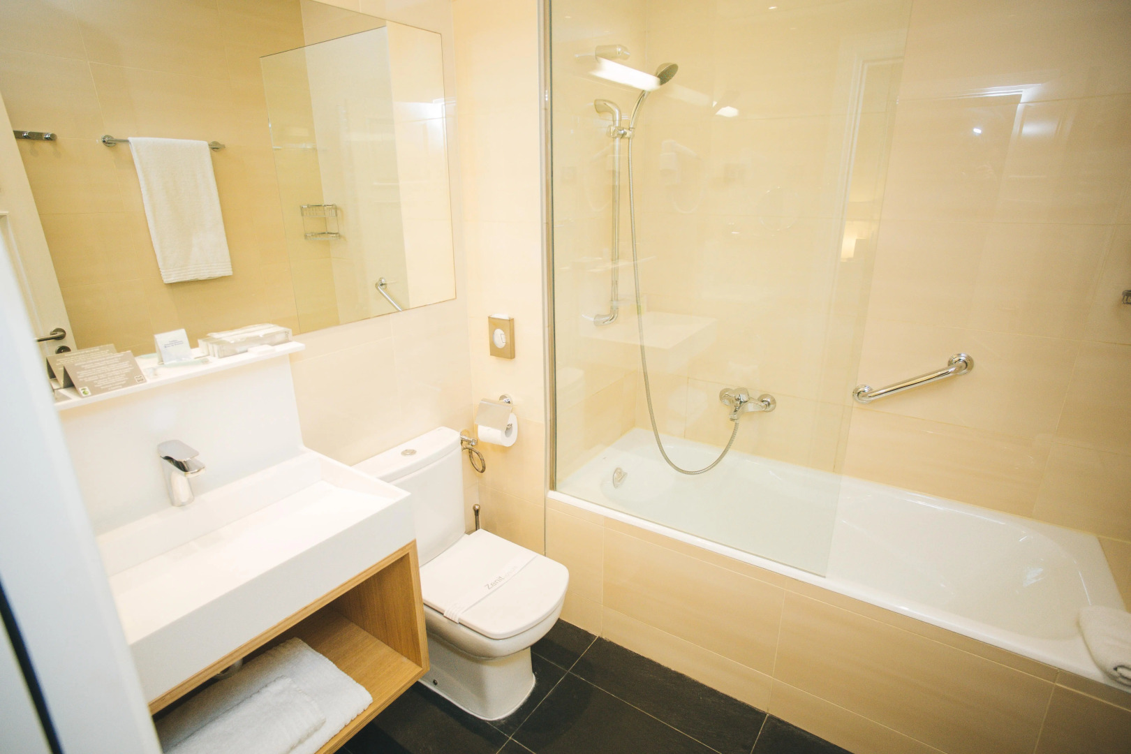 Отель Zenit Budapest Palace