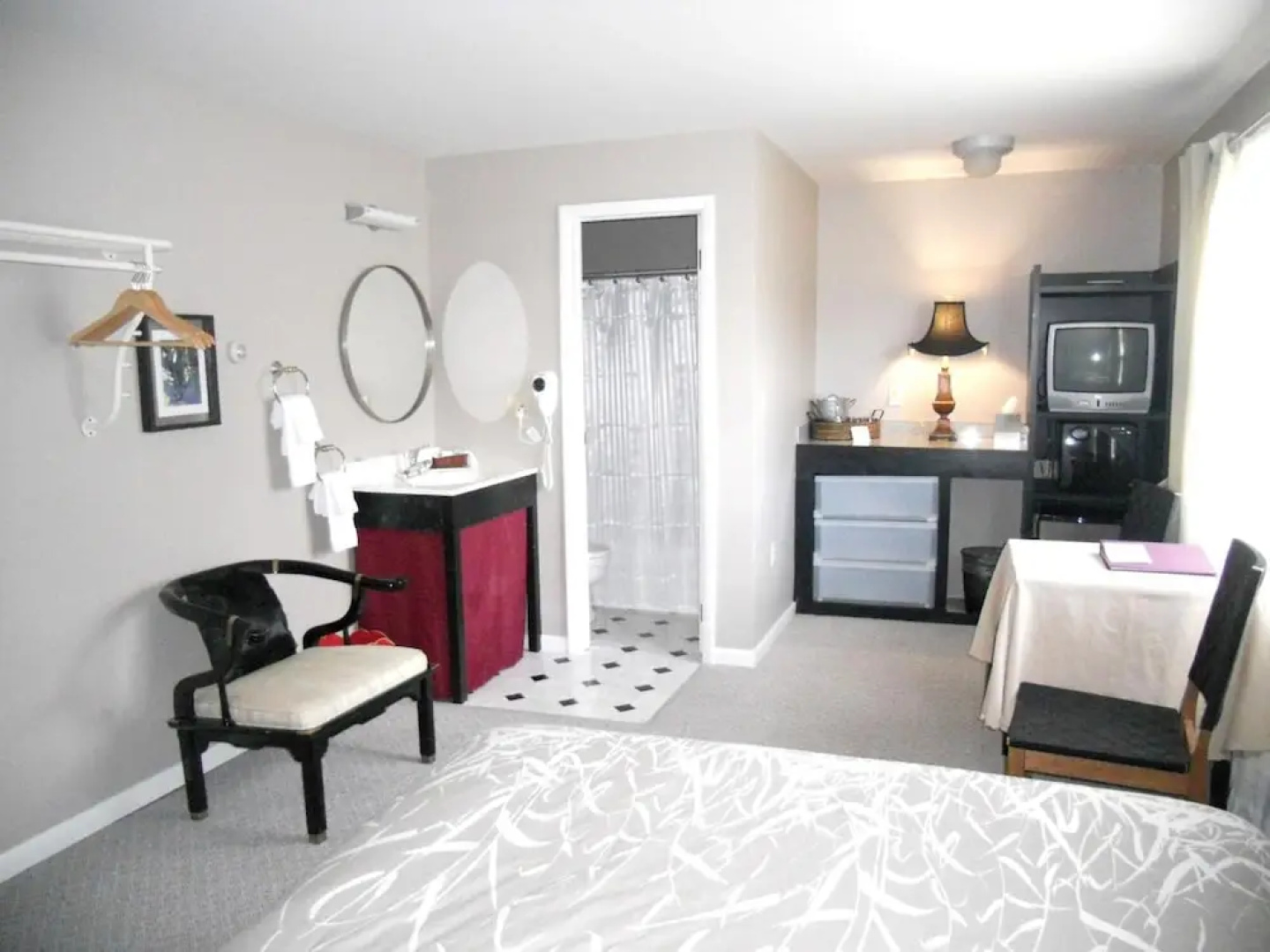 Vinehurst Inn And Suites
