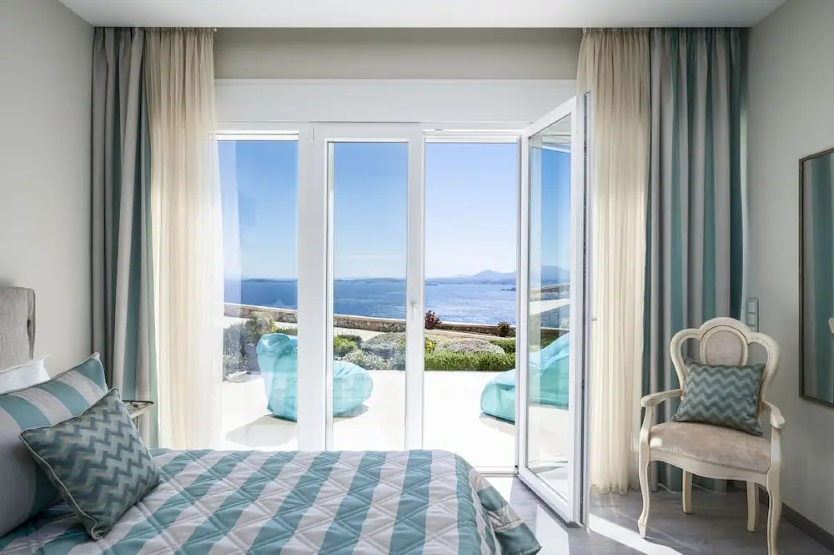 Villa Monte Leone by Konnect with Pool, Hot Tub, Spa Room & Stunning Seaview