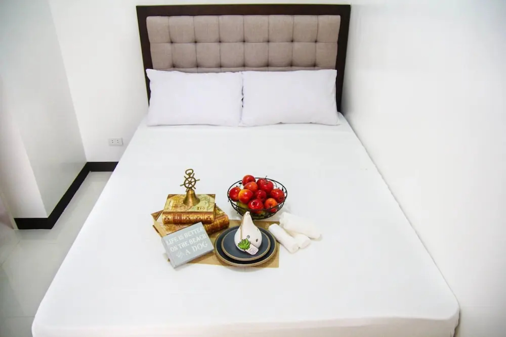 V and G Suites Limay