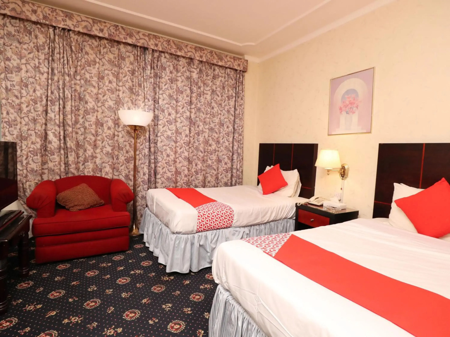 OYO 112 Semiramis Hotel