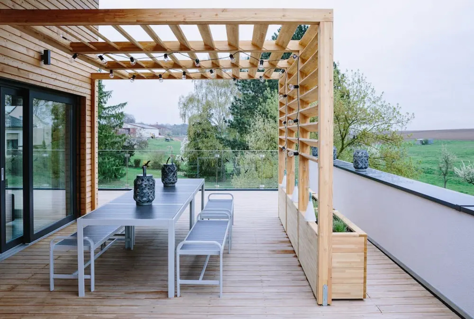 La Maison Devant La Prairie