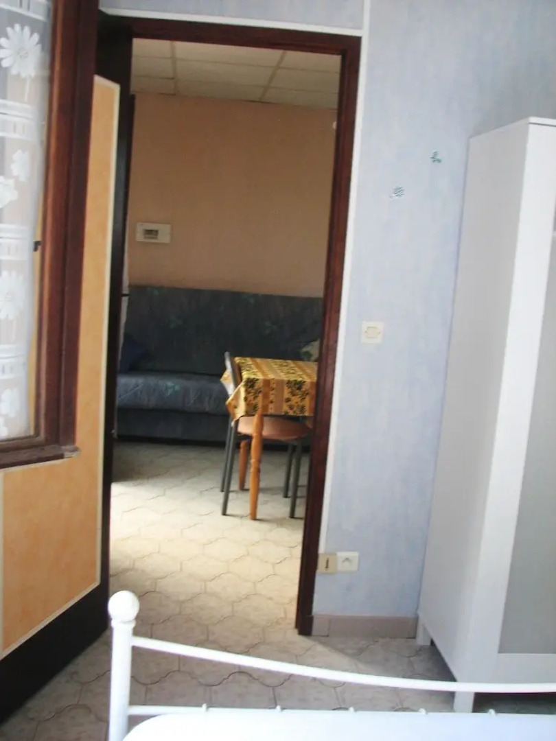 Apartment With One Bedroom In Saint-laurent-des-arbres, With Wonderful Mountain View And Enclosed Garden - 90 Km From The Beach