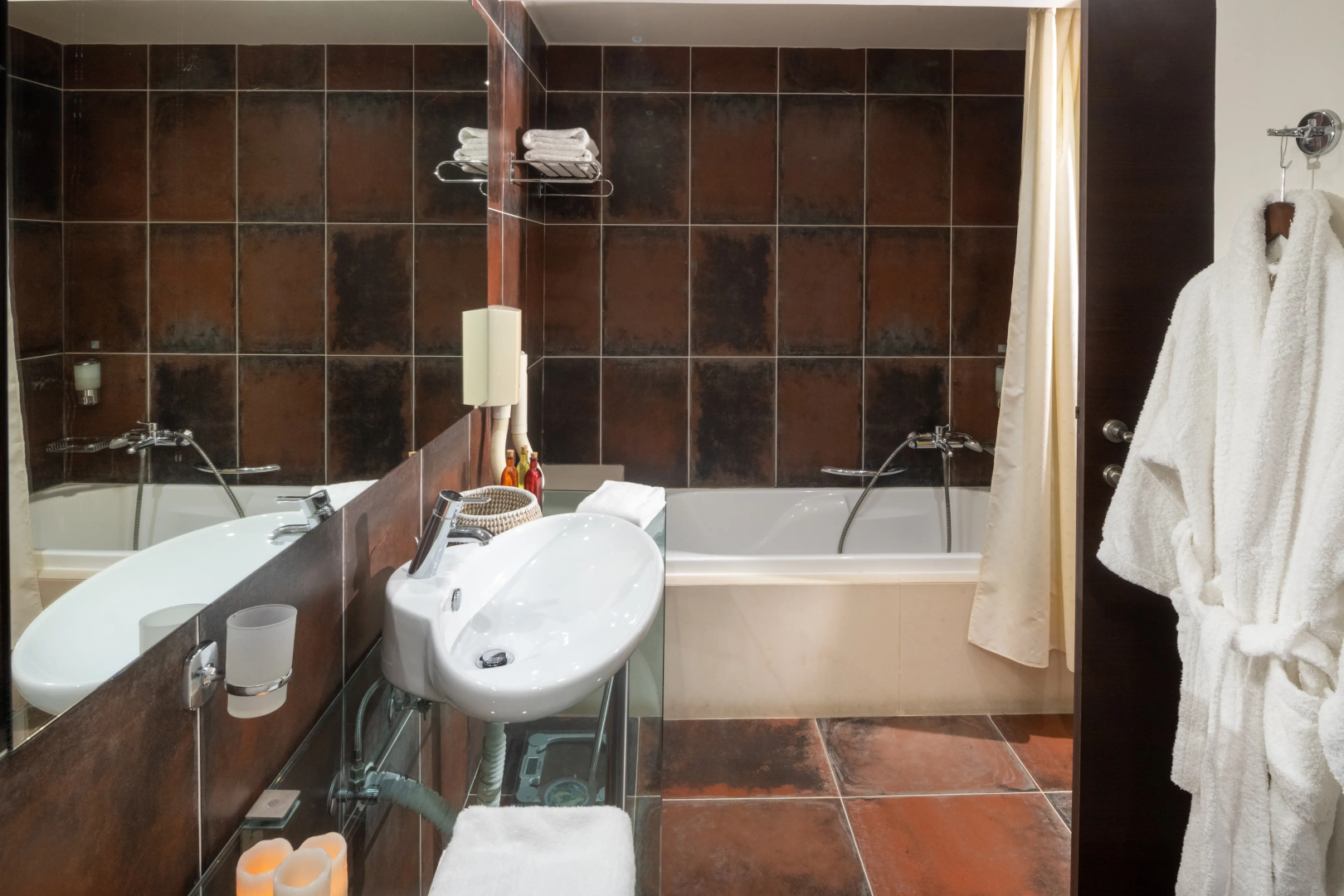 Angela Suites Boutique Hotel