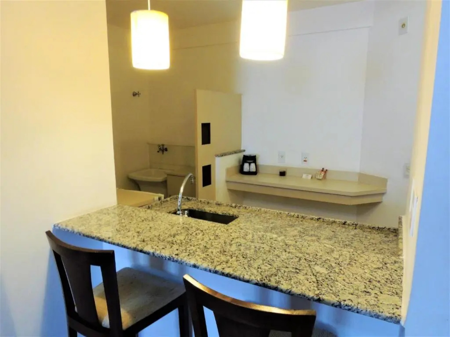 Mondrian Suite Hotel