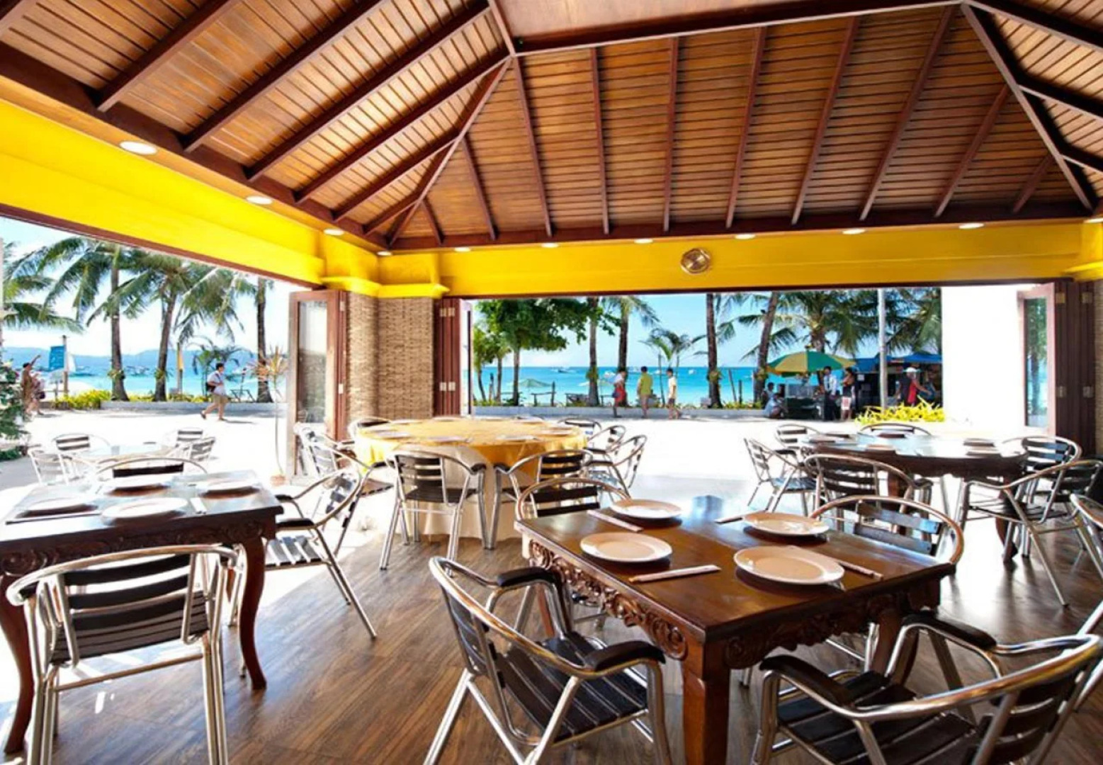 Golden Phoenix Hotel Boracay