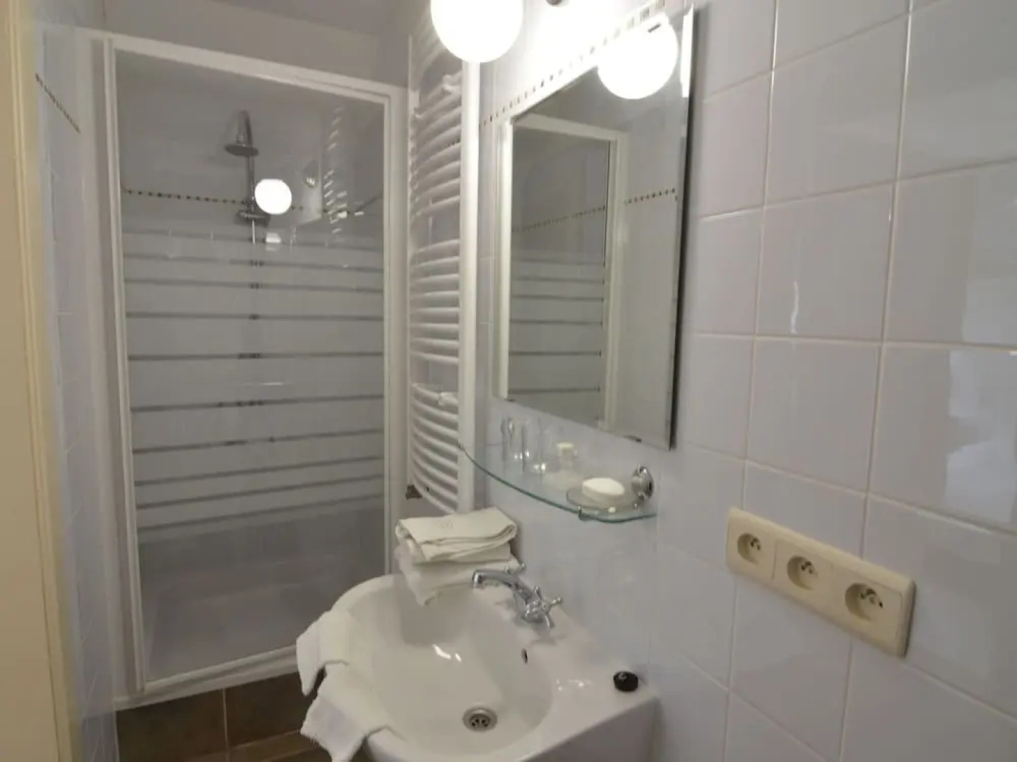 Gorgeous Villa on an Estate With Beautiful Garden, Swimming Pool and Pool House With Sauna