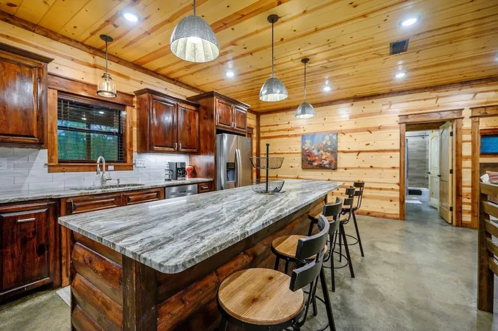 Sugar Daddy Cabin for 13!