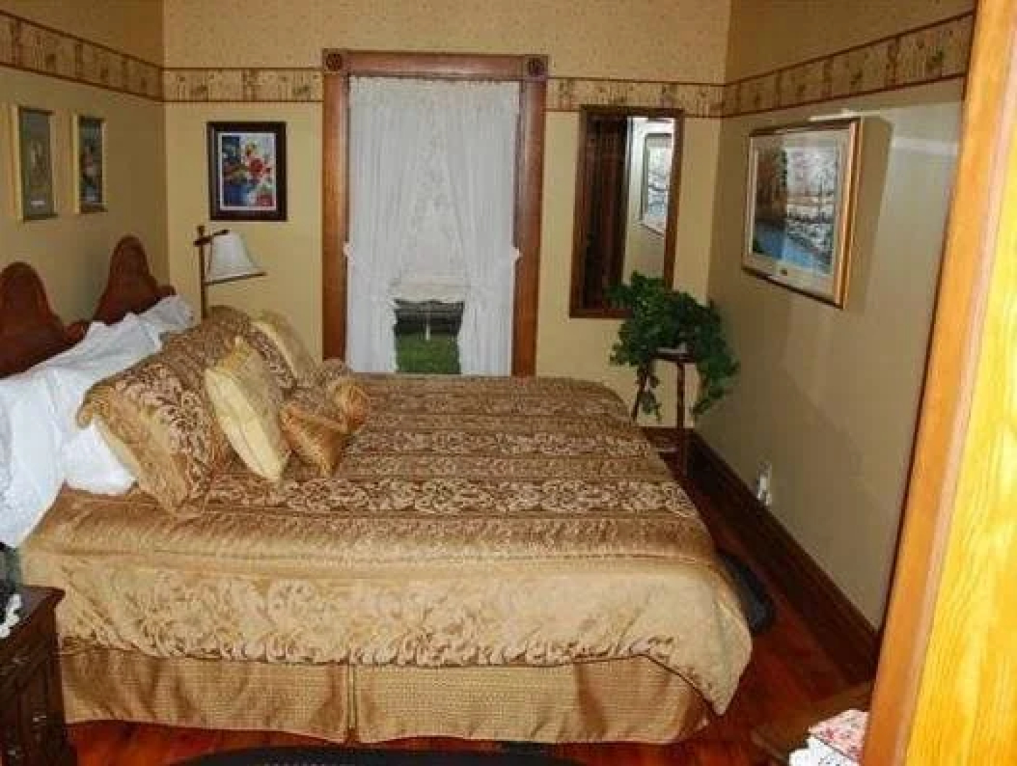 The Country Doll House B&B