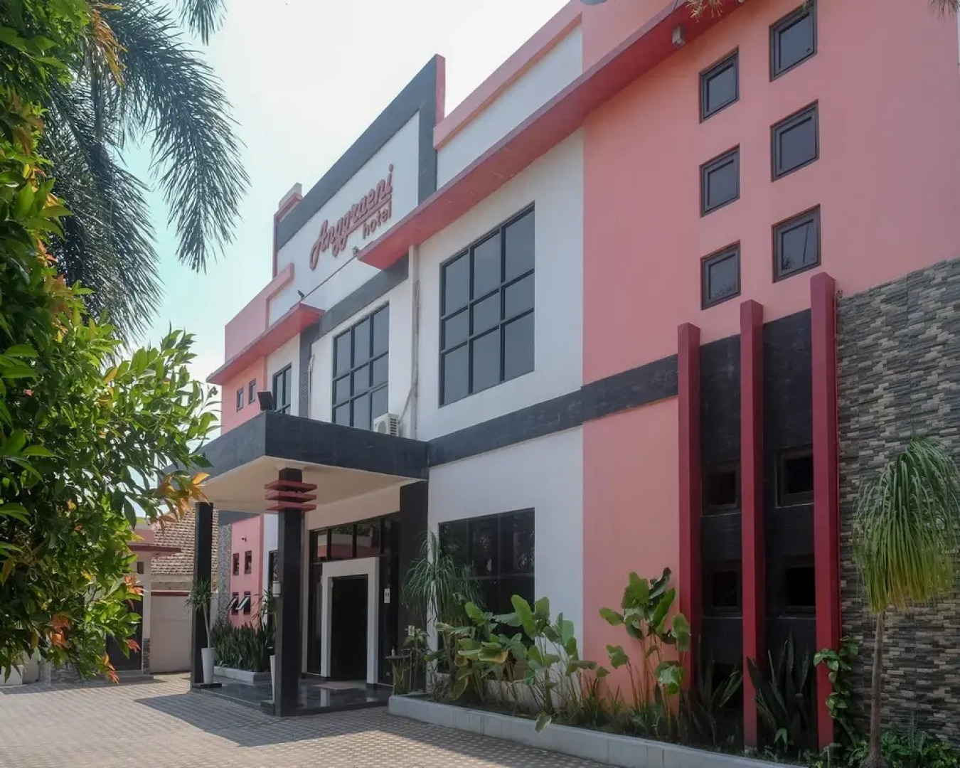 Urbanview Hotel Anggraeni Jatibarang