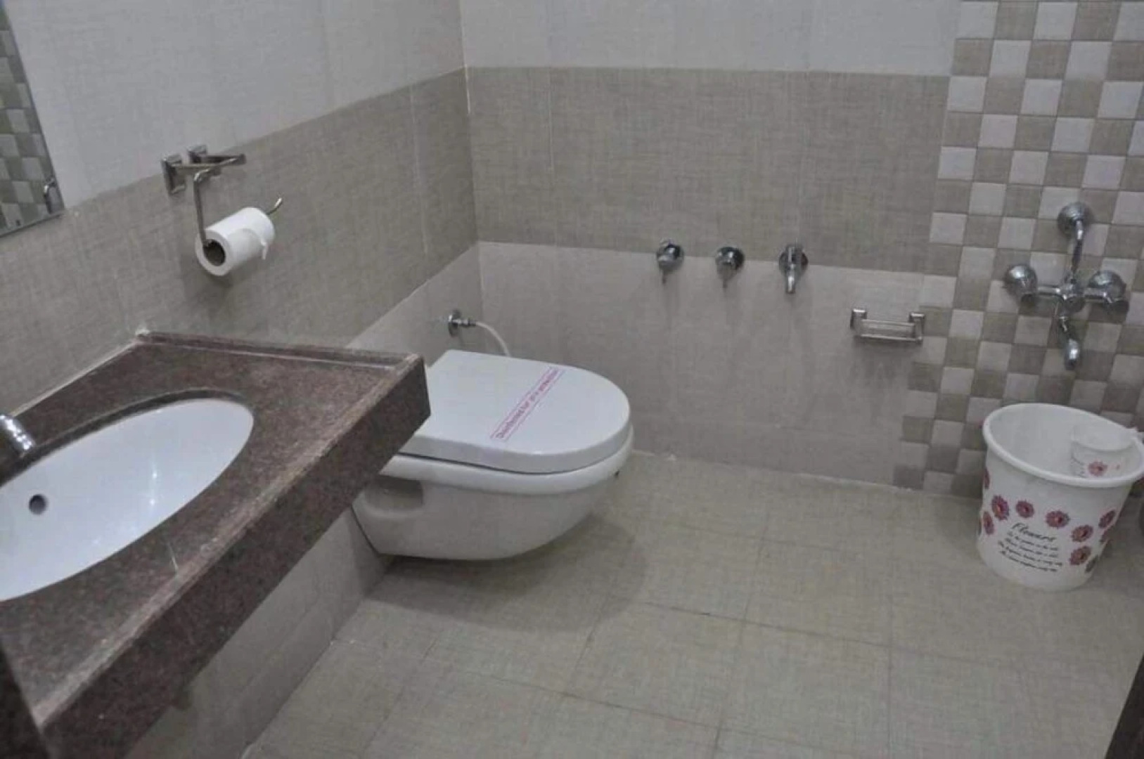 Hotel The New Holiday Inn