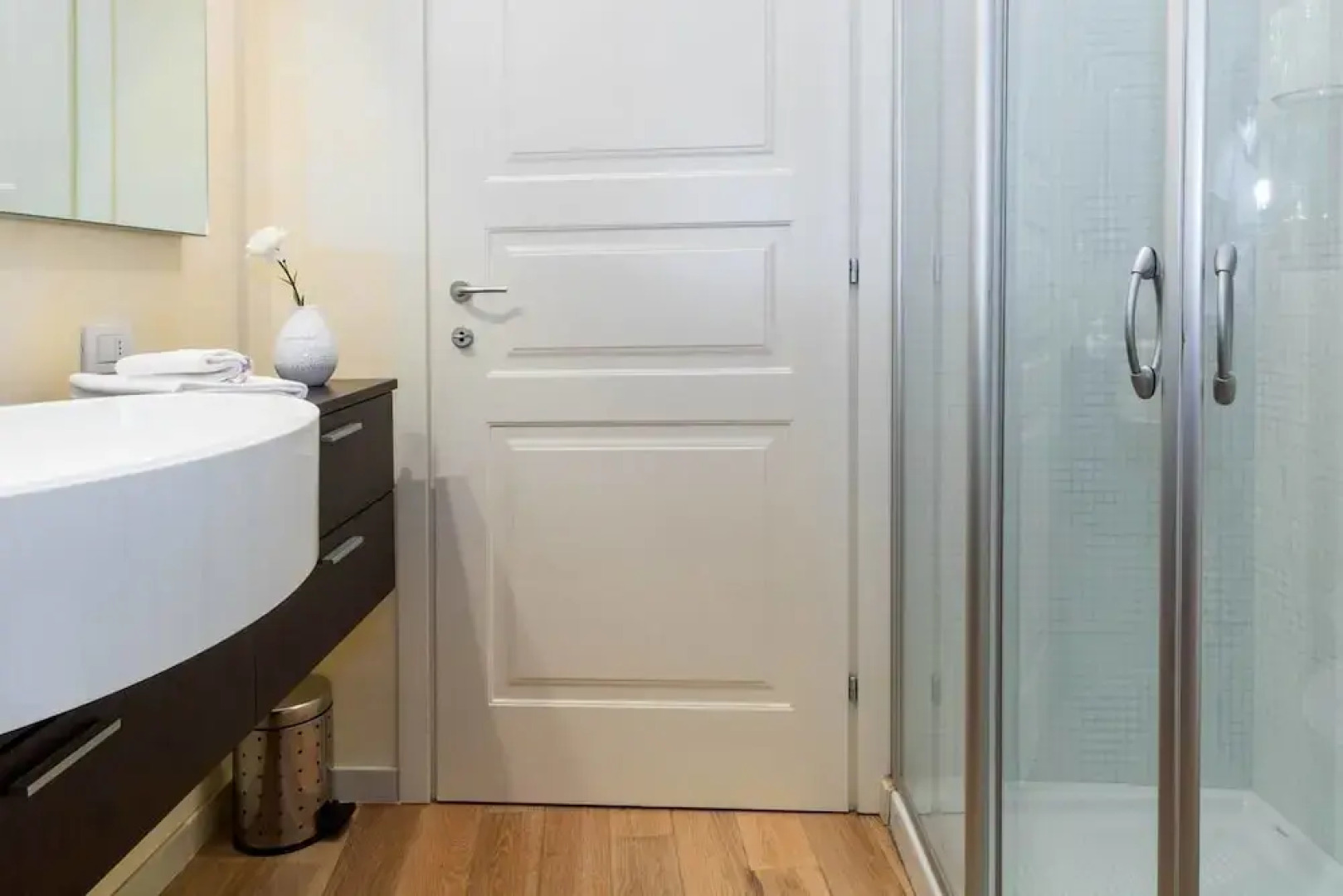 JOIVY Lake Como Waterfall House