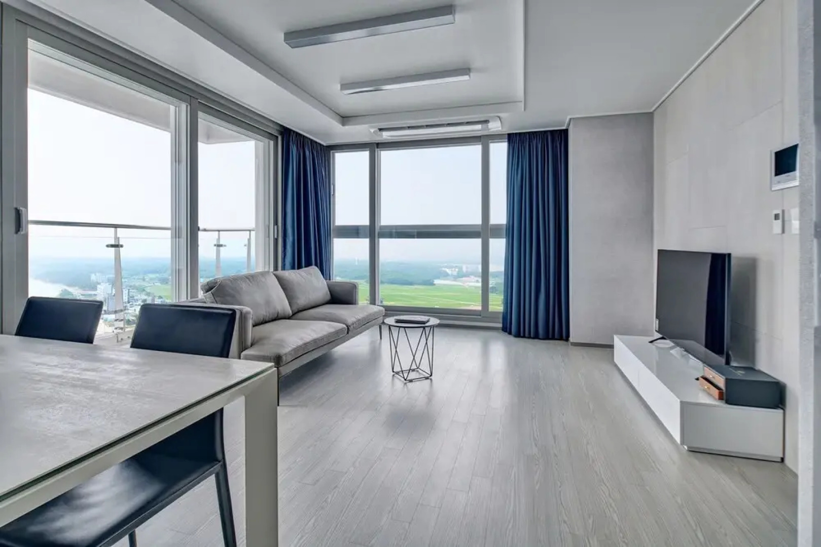 Gangneung Chonpines Ocean Suites Hotel