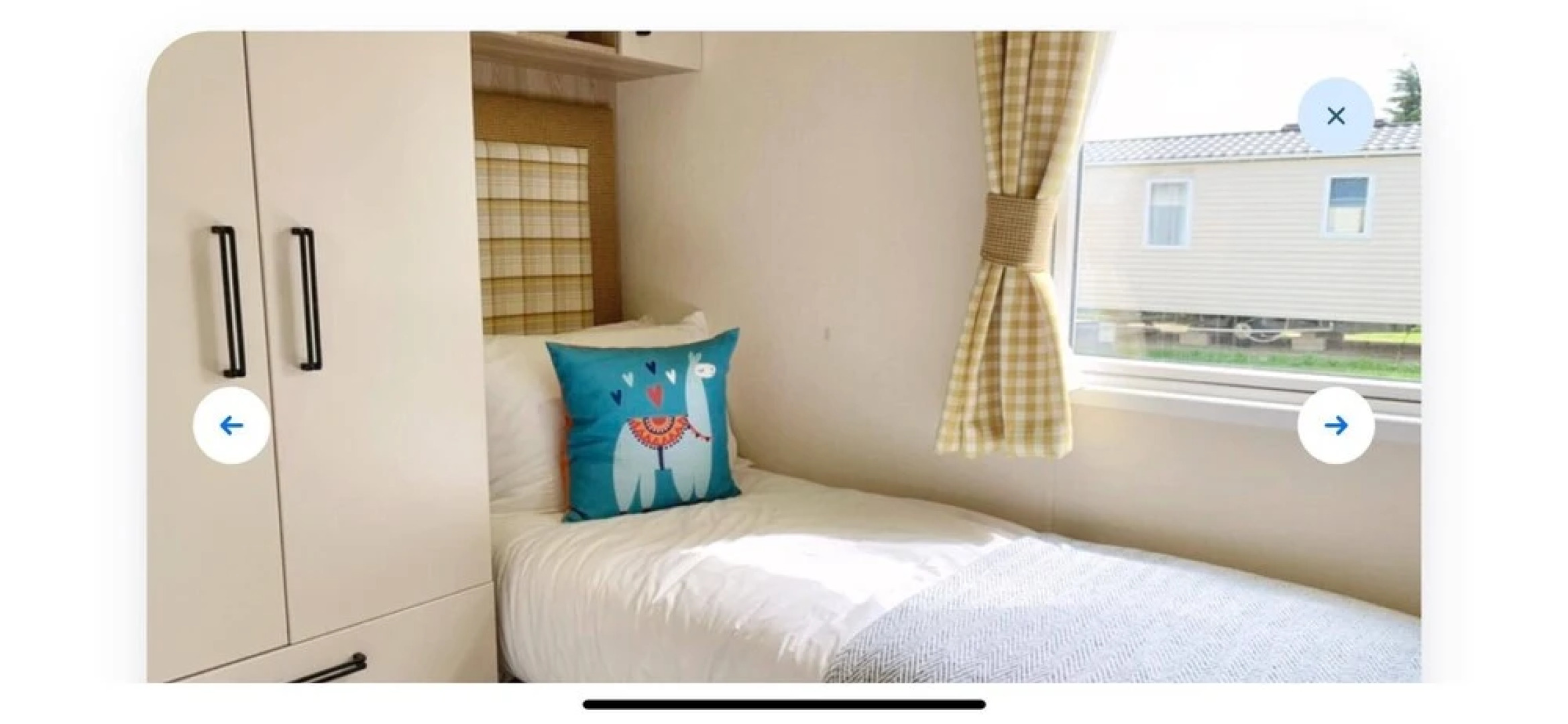 Stunning River View 2 Bedroom Caravan With Decking