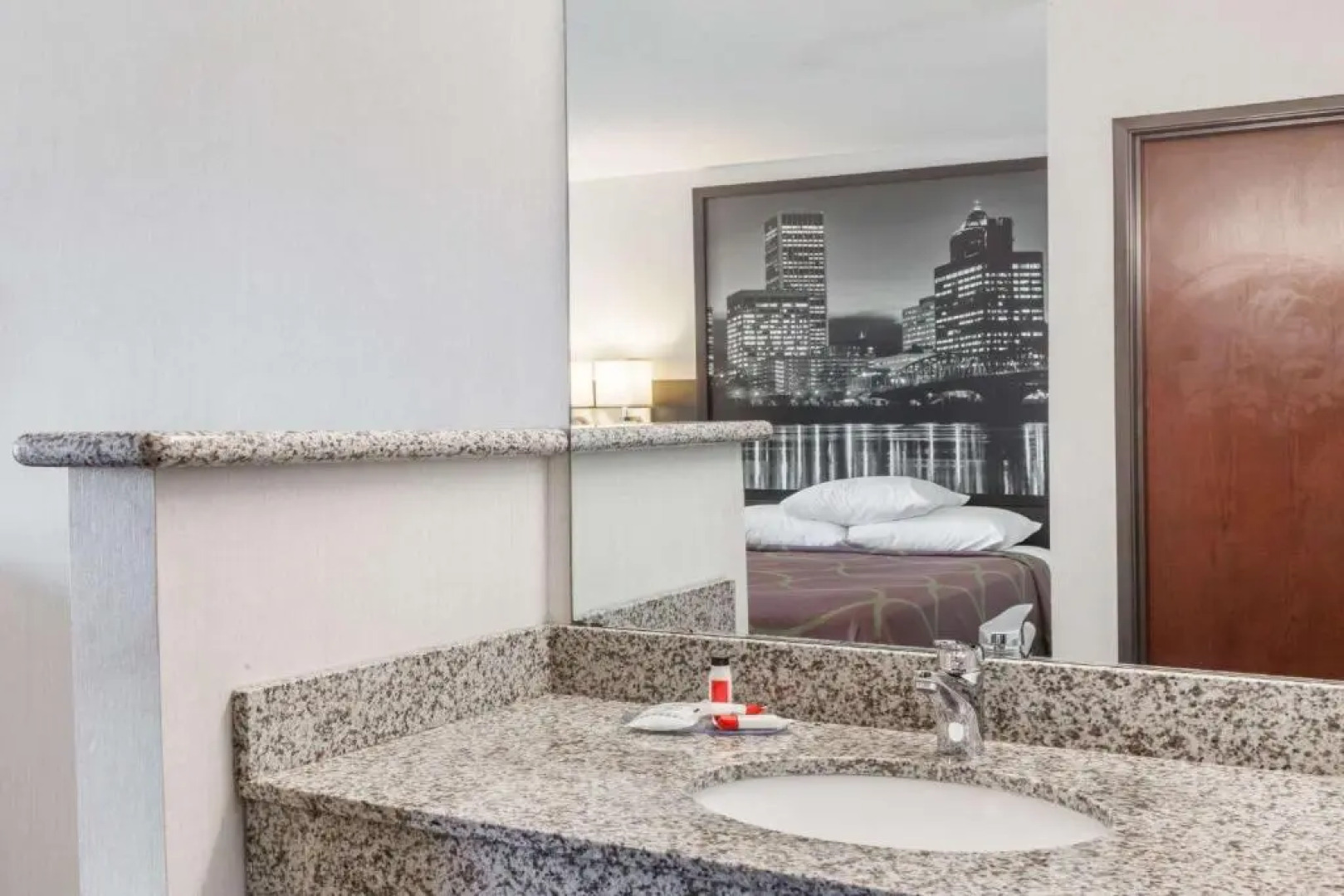 Super 8 By Wyndham Gresham Portland Area OR