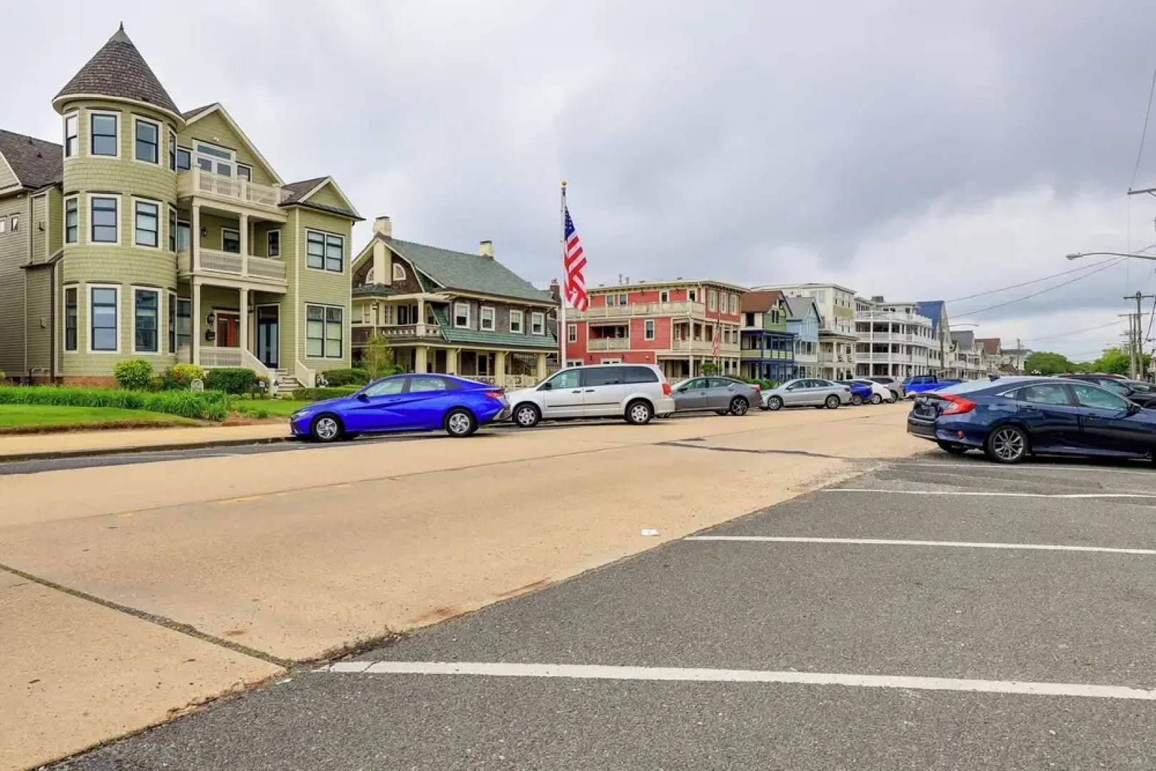 Walk to Downtown & Beach: Ocean Grove Apartment!