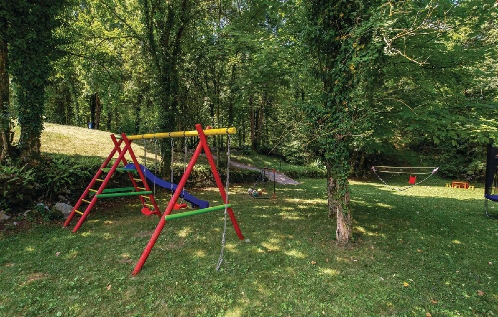 Stunning Home in Jurdani With Wifi and 2 Bedrooms